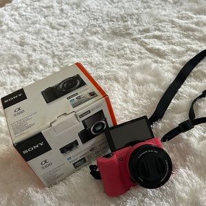 Sony a5100 16-50mm Mirrorless Digital Camera with 3-Inch Flip Up LCD w tripod